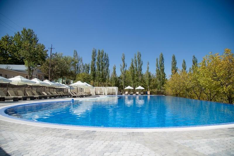 Avenue Park Hotel Yusufkhona Ngoại thất bức ảnh