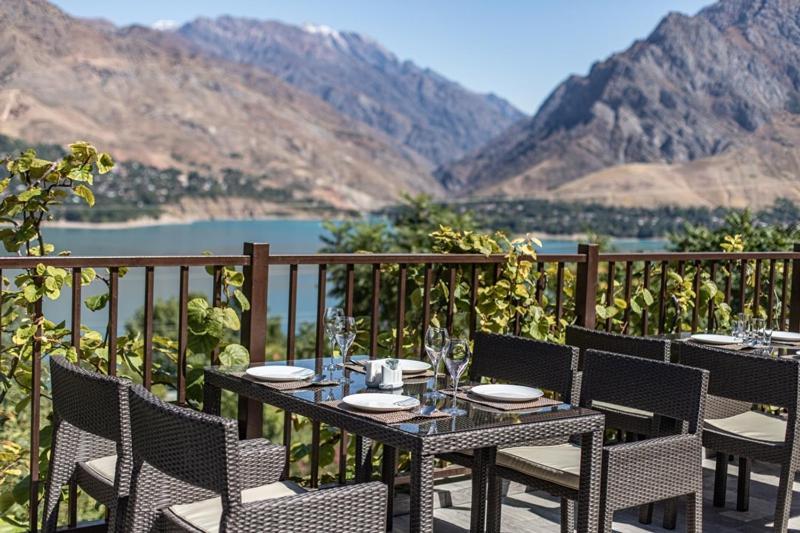 Avenue Park Hotel Yusufkhona Ngoại thất bức ảnh