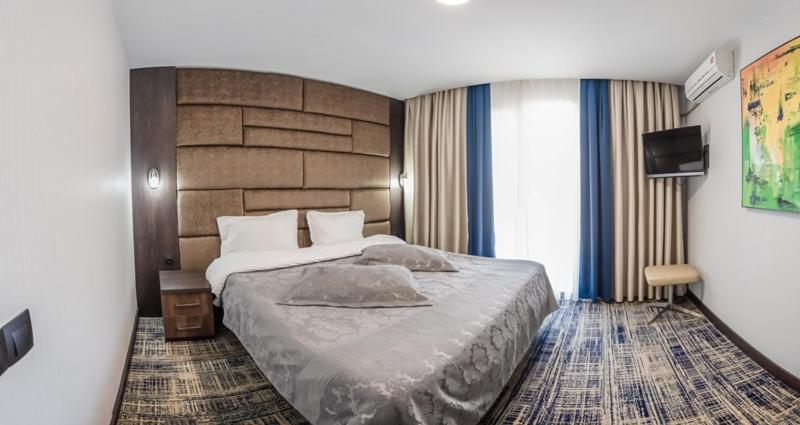 Avenue Park Hotel Yusufkhona Ngoại thất bức ảnh