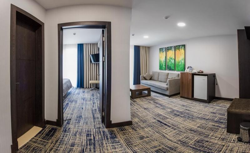 Avenue Park Hotel Yusufkhona Ngoại thất bức ảnh