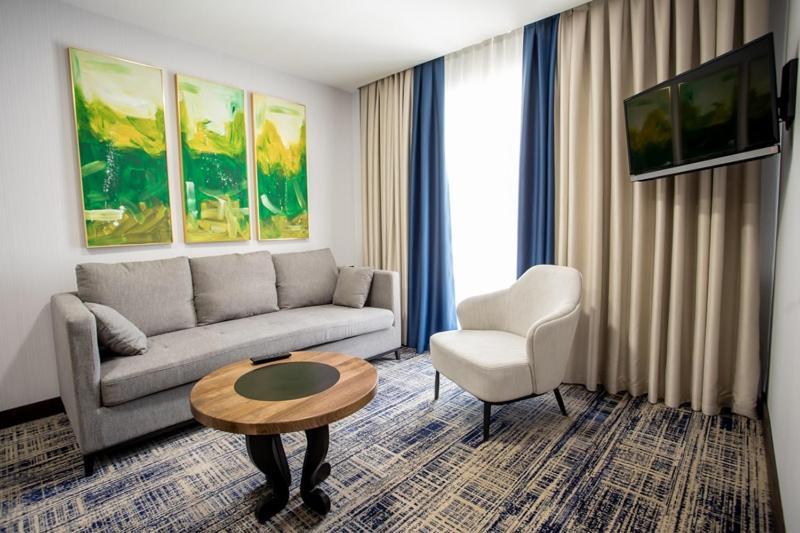 Avenue Park Hotel Yusufkhona Ngoại thất bức ảnh