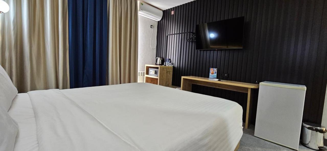 Avenue Park Hotel Yusufkhona Ngoại thất bức ảnh