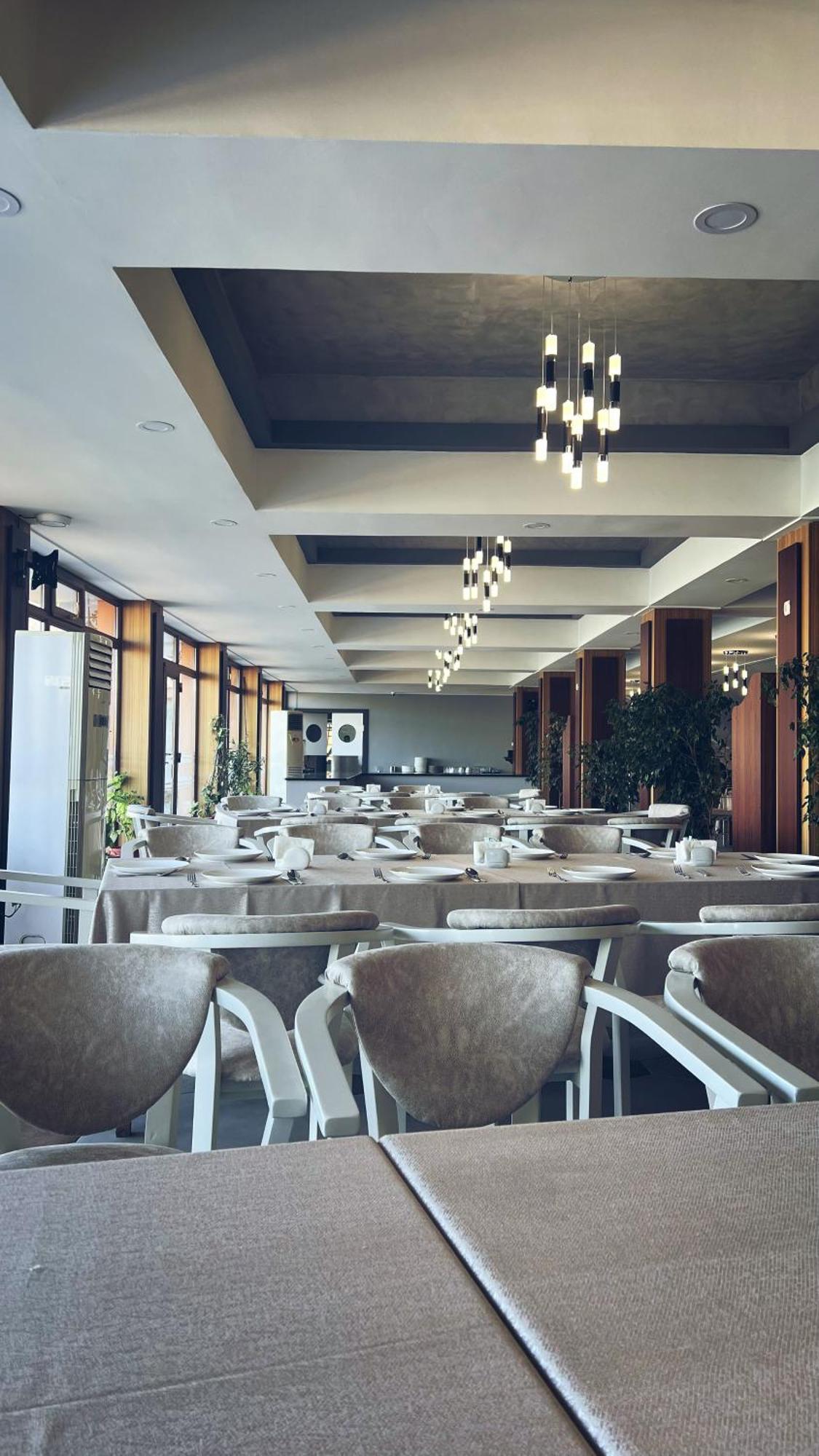 Avenue Park Hotel Yusufkhona Ngoại thất bức ảnh